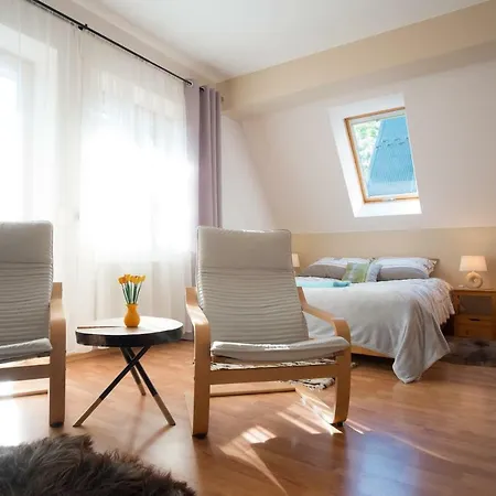 Droga Na Bystre Apartment